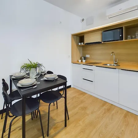 Apartamento Rodzinne Studio Praga-poludnie Blisko Parku I Jeziora By Renters *