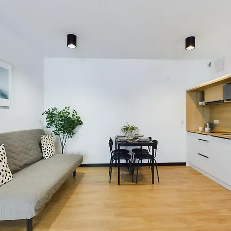 Apartamento Rodzinne Studio Praga-poludnie Blisko Parku I Jeziora By Renters Varsovia
